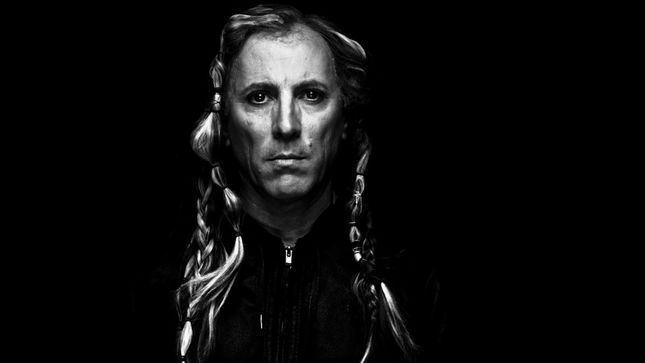 A PERFECT CIRCLE Debut "The Doomed" Music Video