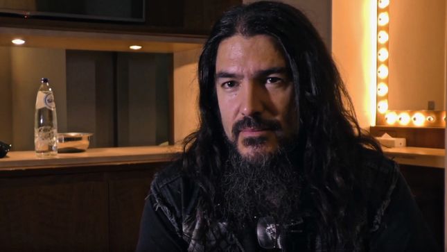 MACHINE HEAD Frontman ROBB FLYNN - "Whenever I Bring A Poppier Element Into Machine Head, It Always Goes Back To THE BEATLES"; Video