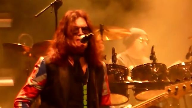 Watch BLACK COUNTRY COMMUNION Perform In London