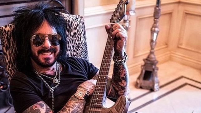 NIKKI SIXX - "I Wrote A Song Yesterday That Sounded Just Like MÖTLEY CRÜE Called 'The Dirt'"