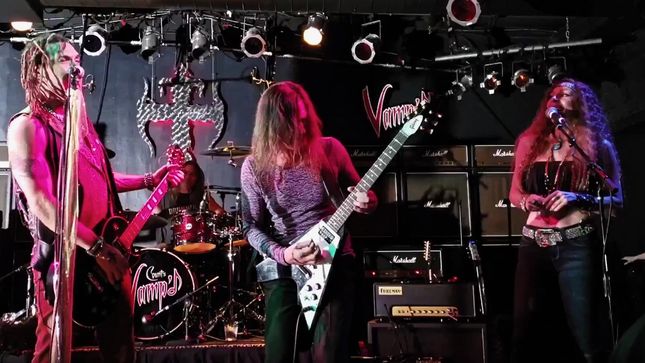 Former MEGADETH Guitarist JEFF YOUNG & Friends Perform JOURNEY Classic "Any Way You Want It" In Las Vegas; Video