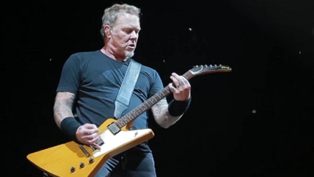 METALLICA - Pro Shot Video Of "For Whom The Bell Tolls", "The Four Horsemen" Live In Europe