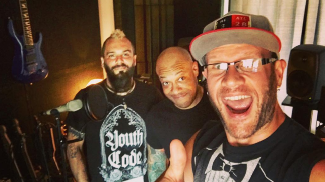 KILLSWITCH ENGAGE And Former Vocalist HOWARD JONES Working On "Epic" New Song