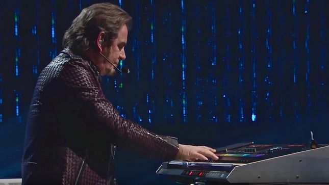 JOURNEY Keyboardist JONATHAN CAIN Talks Similarities Between "Faithfully" And PRINCE's "Purple Rain" - "There Was Similarity There, But Certainly I’m Not Going To Make A Fuss Over It"