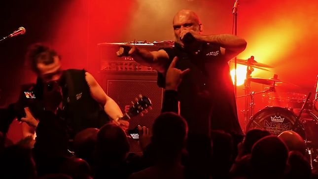 Former IRON MAIDEN Singer BLAZE BAYLEY - "I'd Love To Get Back Onstage With Maiden"