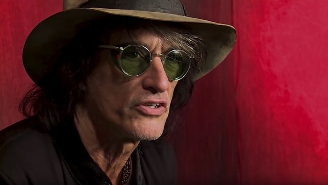 AEROSMITH Guitarist JOE PERRY On HOLLYWOOD VAMPIRES - "I Think We're Creating A Voice Of Our Own"; Video