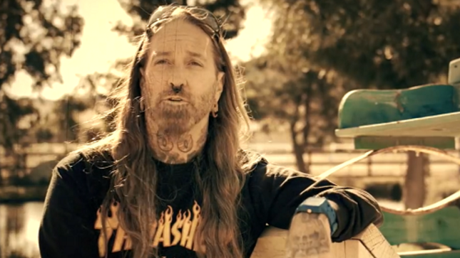 DEVILDRIVER Frontman DEZ FAFARA - "Johnny, Waylon, Willie – Those Are The Lemmys Of Country"