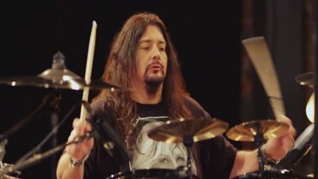 TESTAMENT Drummer GENE HOGLAN Checks in From Capitol Records (Video)