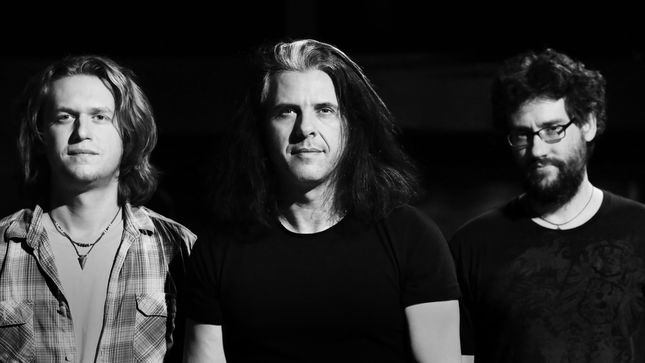 TESTAMENT Guitarist's ALEX SKOLNICK TRIO To Release Conundrum Album In September; "Culture Shock" Track Streaming