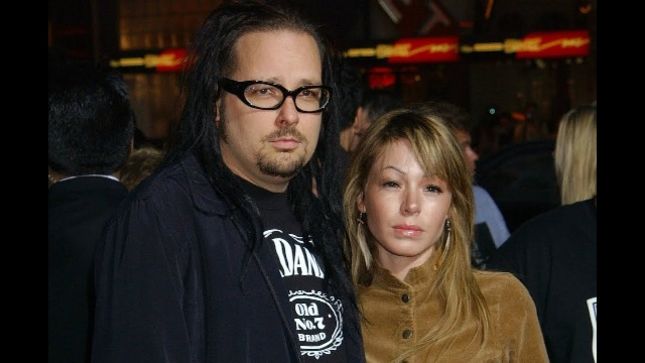 KORN - Former Manager And Guitatrist  JAMES "MUNKY" SHAFFER Comment On Passing Of JONATHAN DAVIS' Wife: "No One Deserves To Struggle With Addiction And Die"