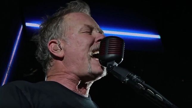 METALLICA Performs "Nothing Else Matters" In Milwaukee; Pro-Shot Video Streaming