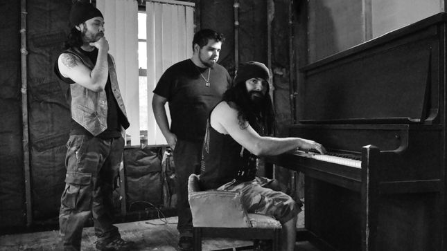 BLACK LABEL SOCIETY Bassist John "JD" DeServio And THE INFINITE STAIRCASE To Release The Dead Cricket Sessions EP