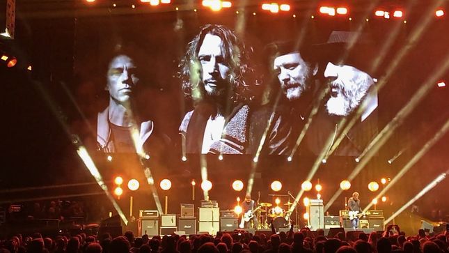 METALLICA, FOO FIGHTERS, SOUNDGARDEN, GEEZER BUTLER, MELVINS And Others Pay Tribute To CHRIS CORNELL In Los Angeles; Setlist, Video