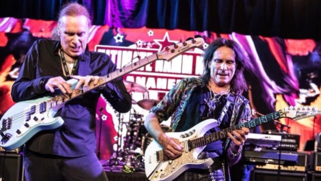 DAVID LEE ROTH's Eat 'Em And Smile Band Featuring STEVE VAI, BILLY SHEEHAN And GREGG BISSONETTE Perform At NAMM 2019, Video Available
