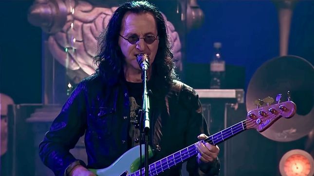 GEDDY LEE Talks Favorite RUSH Bass Tracks – “‘The Garden’ Is One Of My Favorite Bass Parts Even Though It’s Not Complicated”