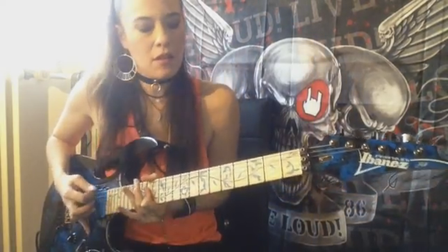 STEVE VAI In Praise Of EVANESCENCE Guitarist JEN MAJURA For Covering Sex & Religion Track "Pig" - "She Graced The Battlefield And Arose Triumphantly"