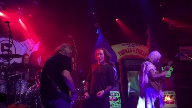 JOHN 5 Joined By COREY TAYLOR, MICHAEL ANTHONY, SHAVO And FRED COURY For Unrehearsed Four-Song Live Jam; Fan-Filmed Video Posted 