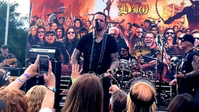 Members Of FOO FIGHTERS, BLACK STAR RIDERS And BUCKCHERRY Perform MOTÖRHEAD's "Bomber" At Ride For Ronnie 2019 (Video)