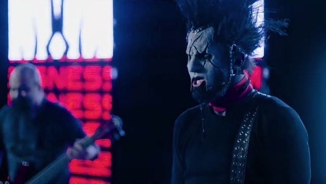 STATIC-X Bassist TONY CAMPOS On New Vocalist XER0 Wearing WAYNE STATIC Mask - "Something Wayne Would Have Been Cool With"