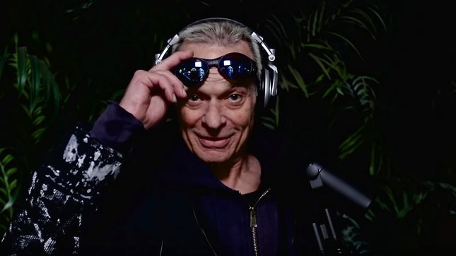 VAN HALEN Singer DAVID LEE ROTH Releases The Roth Show Episode #7, Part 2; Video