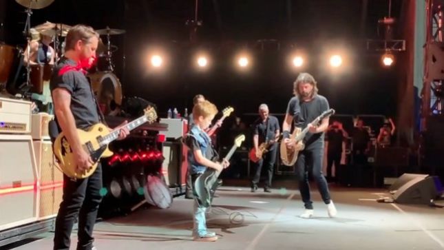 ANTHRAX Guitarist SCOTT IAN's 8 Year-Old Son Performs Live With FOO FIGHTERS In Front Of 40,000 People (Video)