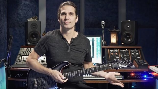 MEGADETH Guitarist KIKO LOUREIRO Talks Making Of New Album - "There's Always Internal Pressure; You Cannot Think Much About It"