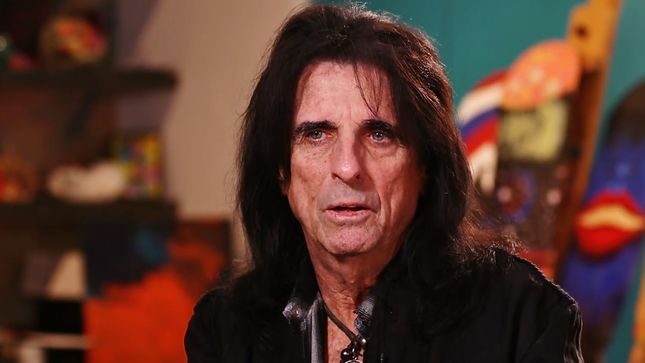 ALICE COOPER On His Journey To Finding Faith - "I Grew Up In The Church And Went As Far Away As You Could Possibly Go, And Then Got Reeled Back In"; Video