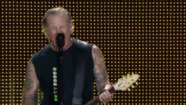 Watch METALLICA Being "Lords Of Summer" In Brussels