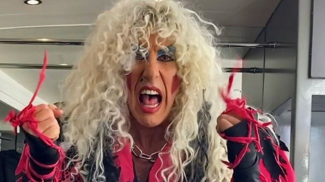 DEE SNIDER Digs Out Classic 1984 TWISTED SISTER Regalia To Bring Attention To Australia's Wildfire Problem - "They're Going Through Literal Hell Right Now" (Video)
