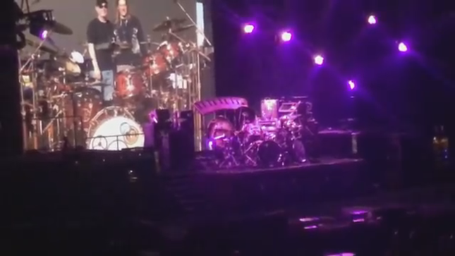 TOOL Drummer DANNY CAREY Pays Tribute To NEIL PEART During San Diego Show (Video)