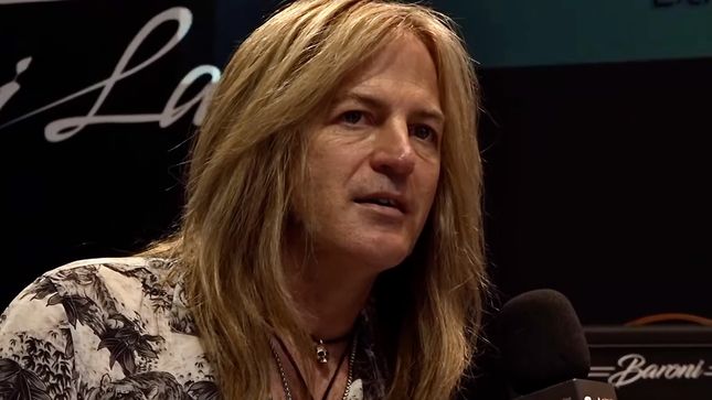 DOUG ALDRICH On THE DEAD DAISIES' Upcoming Album With GLENN HUGHES - "The New Record Is Gonna Kick Ass, He's On Fire"; Video
