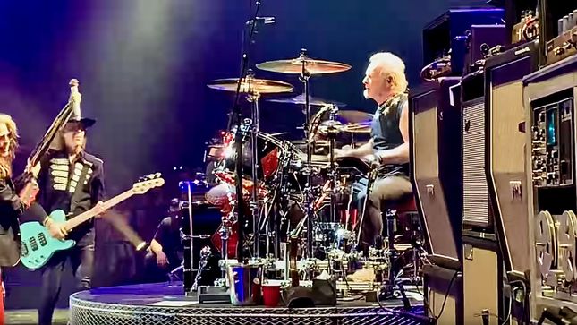 JOEY KRAMER Back On Stage With AEROSMITH In Las Vegas; Video