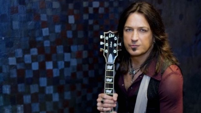 STRYPER Frontman MICHAEL SWEET - "It's Important For Us To Think Of Others In All The Turmoil And Not Just Think Of Ourselves" 