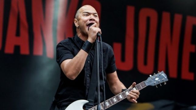 DANKO JONES Goes Weekly With Official Podcast Due To Self-Isolation - "Cabin Fever Has Set In"