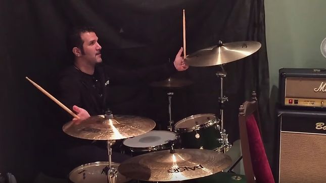 CHARLIE BENANTE, KIRK HAMMETT, JOHN 5 Jam BLACK SABBATH Classic "Supernaut"; Video