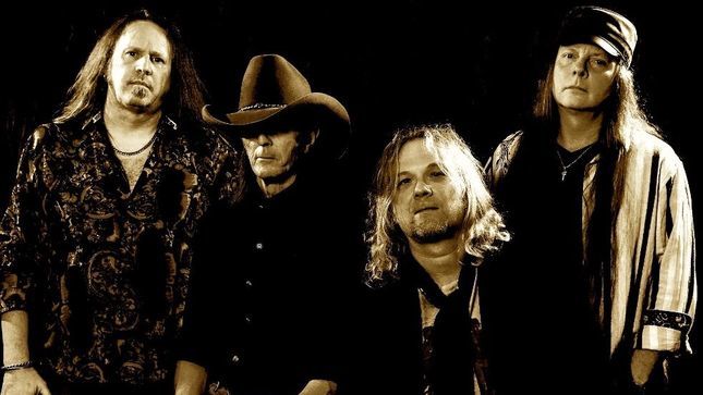 Former BADLANDS Bassist GREG CHAISSON Talks KINGS OF DUST, Working With JAKE E. LEE In RED DRAGON CARTEL (Audio)