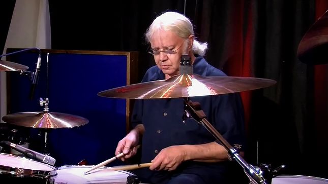DEEP PURPLE Drummer IAN PAICE Sharing Video Footage From The Archives; "We're All Stuck In The Middle Of This Virus Chaos"