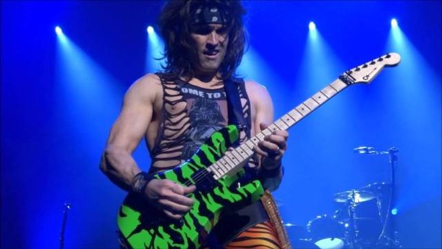 STEEL PANTHER Guitarist SATCHEL Talks Supporting Thrash Bands Live, Weighs In On Former FIGHT Guitarist RUSS PARISH
