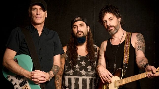 RICHIE KOTZEN On The Possibility Of THE WINERY DOGS Recording A New Album - "Hopefully Sooner Than Later"