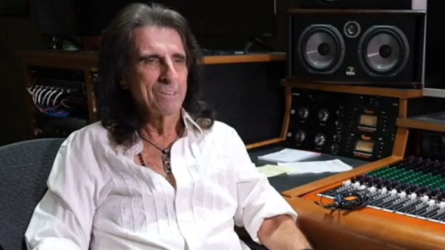 ALICE COOPER Learns To Tap Dance During Pandemic; Video Report