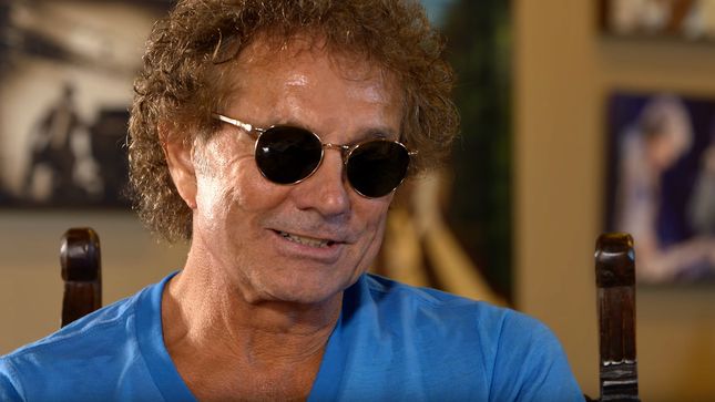 MICKEY THOMAS Shares Story Behind STARSHIP's 80s Hit "Nothing's Gonna Stop Us Now"; Video