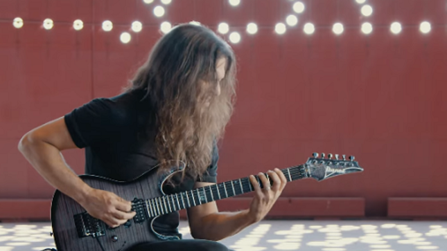 MEGADETH Guitarist KIKO LOUREIRO - "Black Ice" Playthrough Video