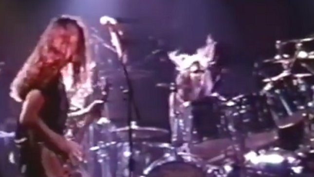 KILLER DWARFS - Rare Live Footage From 1994 Featuring Former FIVE FINGER DEATH PUNCH Guitarist JASON HOOK