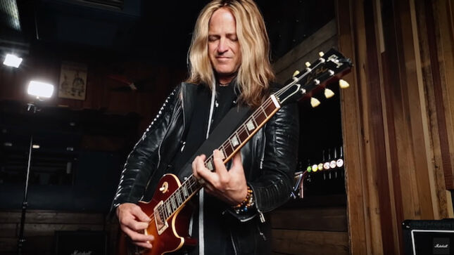 DOUG ALDRICH On Auditioning For KISS When He Was 18 - "We Had Nothing In Common... It Was Definitely Awkward"; Audio