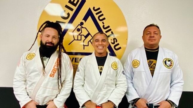 FIVE FINGER DEATH PUNCH Guitarist ZOLTAN BATHORY Earns Black Belt In Brazilian Jiu-Jitsu