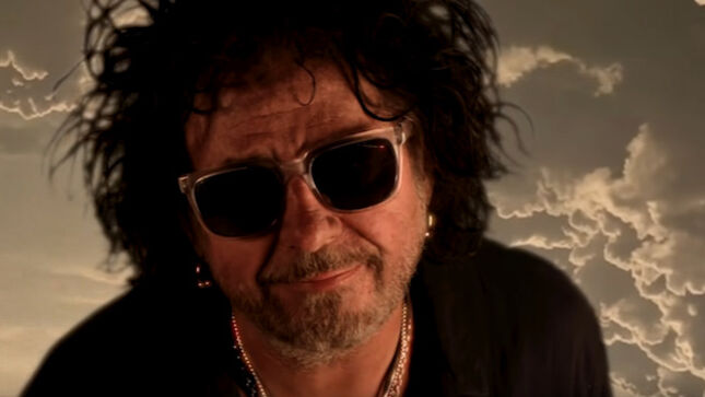 STEVE LUKATHER Guests On New Track "Star Catchers" From SNARK PUPPY Guitarist MARK LETTIERI's Forthcoming Solo Album (Streaming)