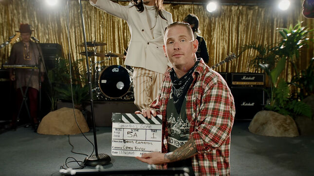 COREY TAYLOR Shares Outtakes From "Samantha's Gone" Video Shoot