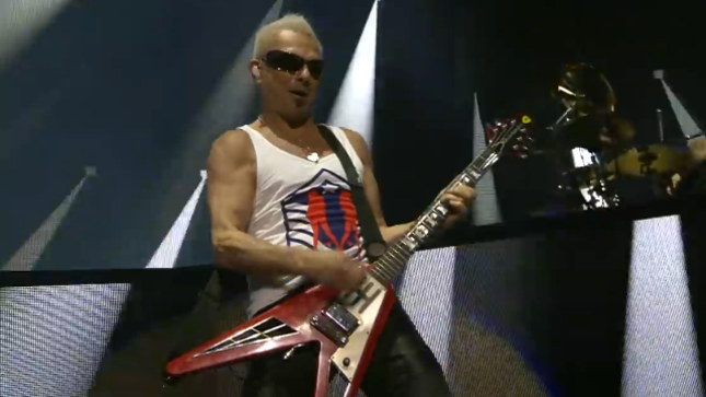 SCORPIONS Perform "Dynamite" In Brooklyn On Return To Forever Tour 2015; Video