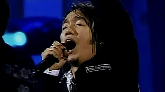 ARNEL PINEDA Shares Video Of First-Ever Live Performance With JOURNEY - 