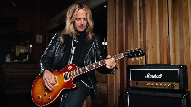 THE DEAD DAISIES Guitarist DOUG ALDRICH Teaches You How To Play "Long Way To Go"
